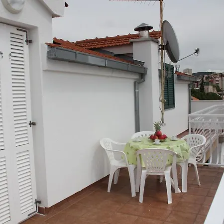 Apartman Bella *